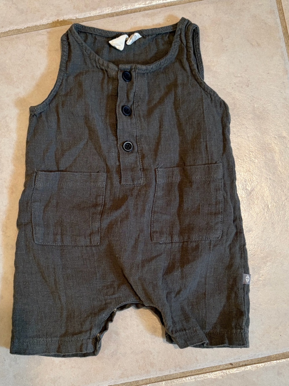Kyte BABY Dark Green Sleeveless Romper with Pockets Linen Blend 6-12 months